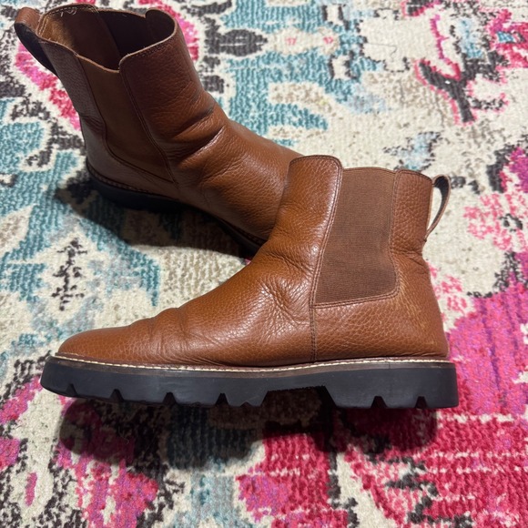Madewell Pebbled Brown Leather Chelsea Lug Sole Chunky Ankle Booties Womens 9.5 - Picture 2 of 11